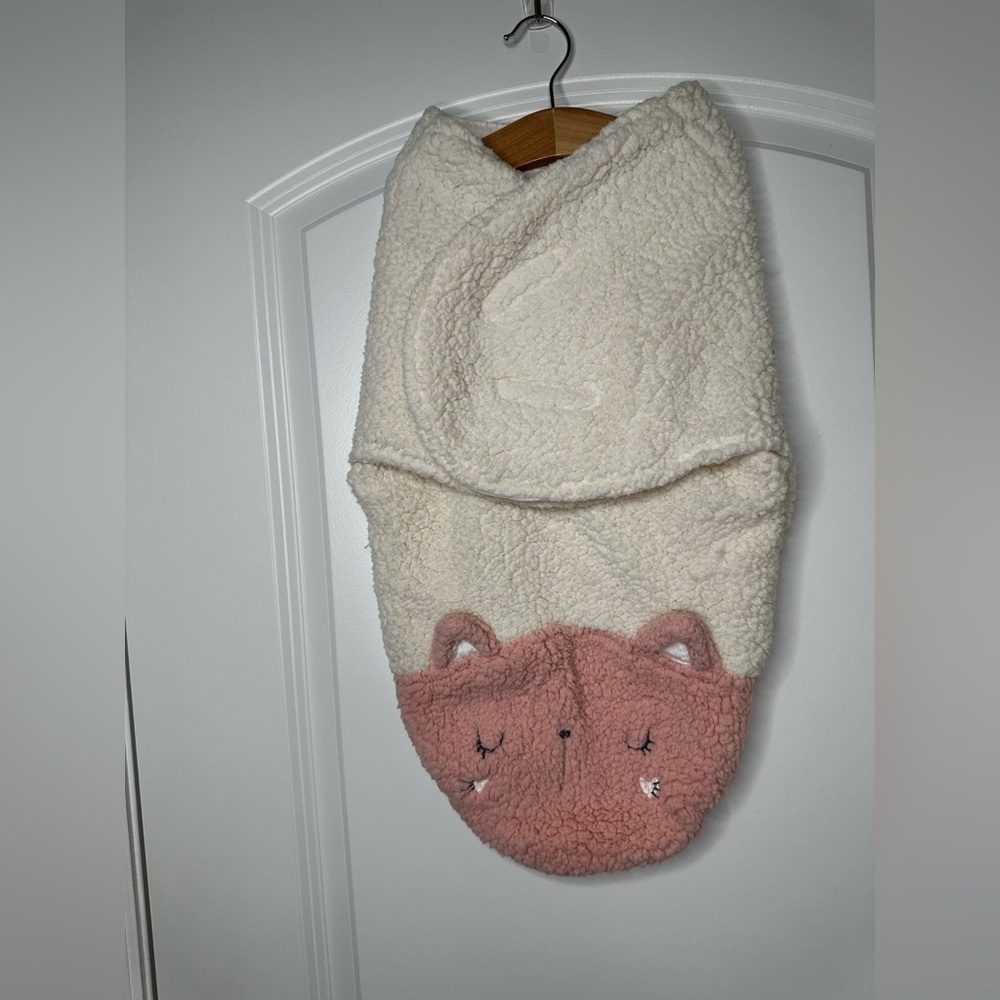 Soft & Cozy Pink &‎ Cream Sherpa Chick Pea Baby Swaddle 3-6M